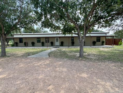 100 Choke Canyon Estates Three Rivers TX 78071