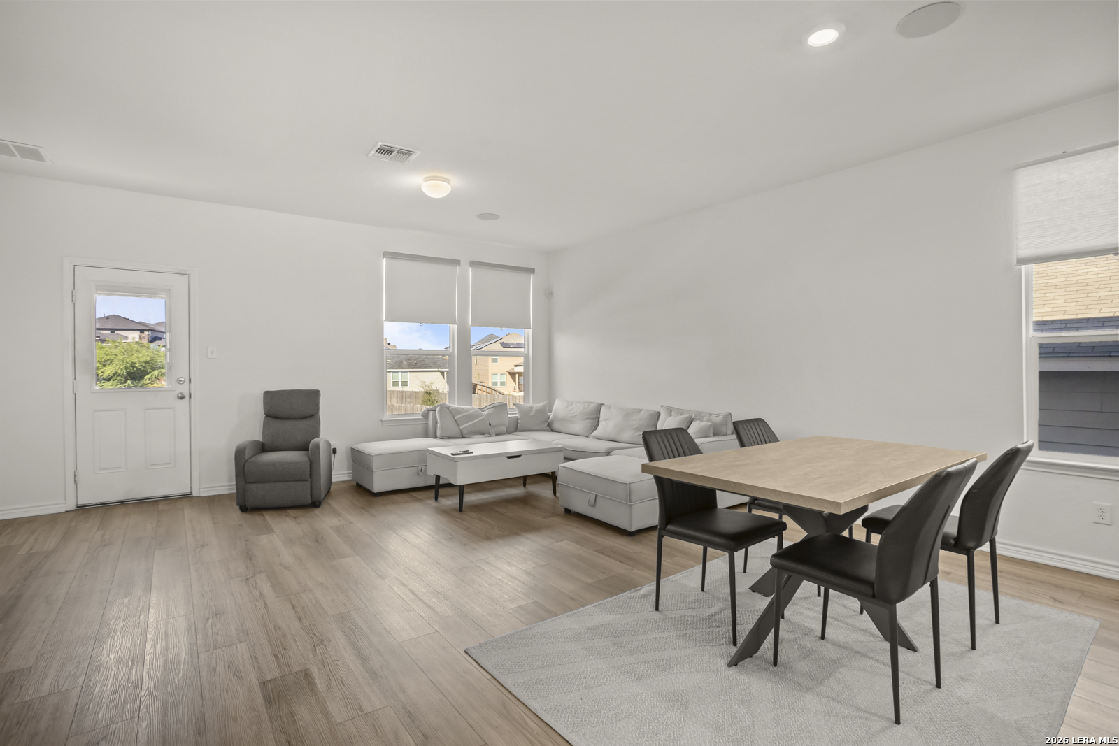 5015 Galvan Manor Converse TX 78109