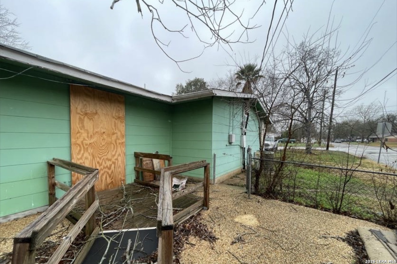 602 E Langley Universal City TX 78148