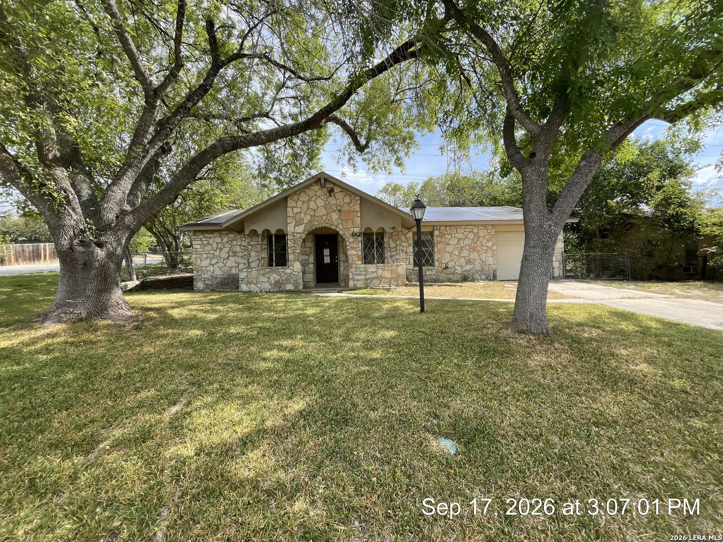 7422 Valley Oak Street Live Oak TX 78233
