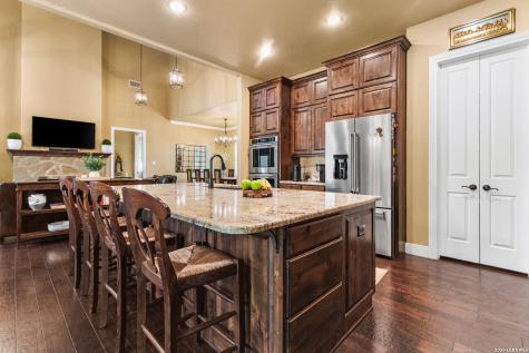 8442 Camp Verde Rio San Antonio TX 78255