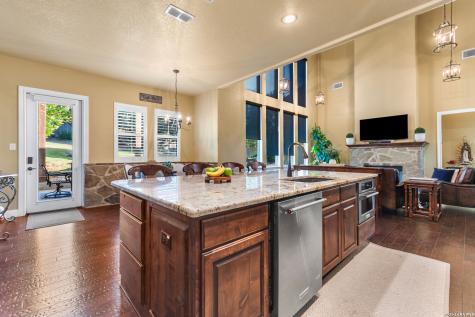 8442 Camp Verde Rio San Antonio TX 78255