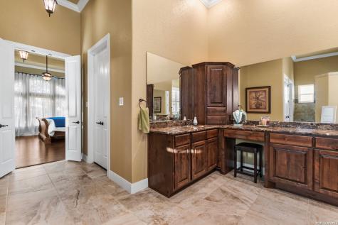 8442 Camp Verde Rio San Antonio TX 78255
