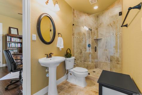 8442 Camp Verde Rio San Antonio TX 78255