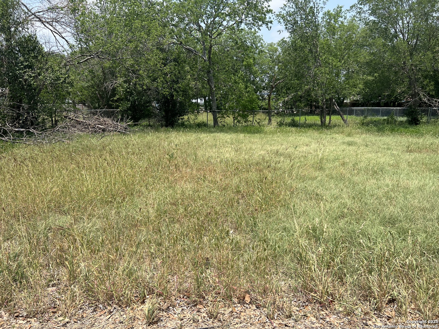 217 Avenue B Converse TX 78109