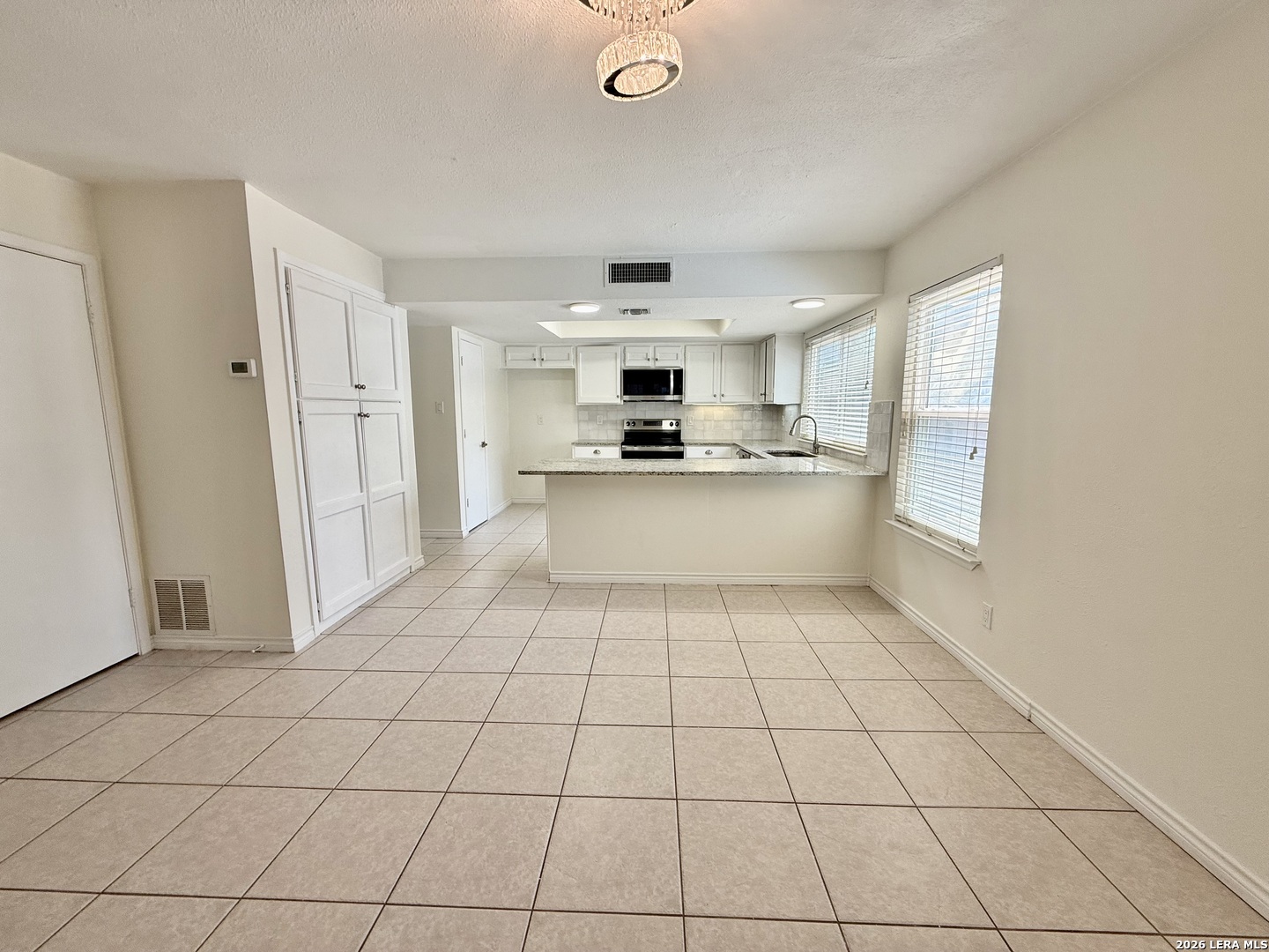8711 Woods End San Antonio TX 78240