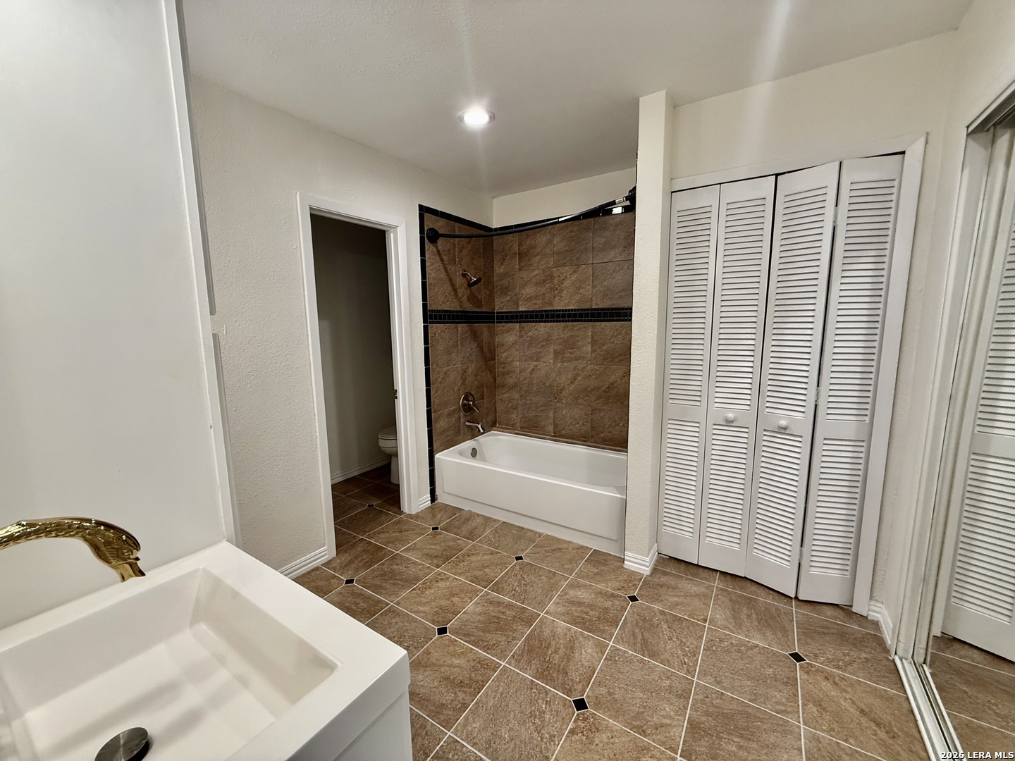 8711 Woods End San Antonio TX 78240