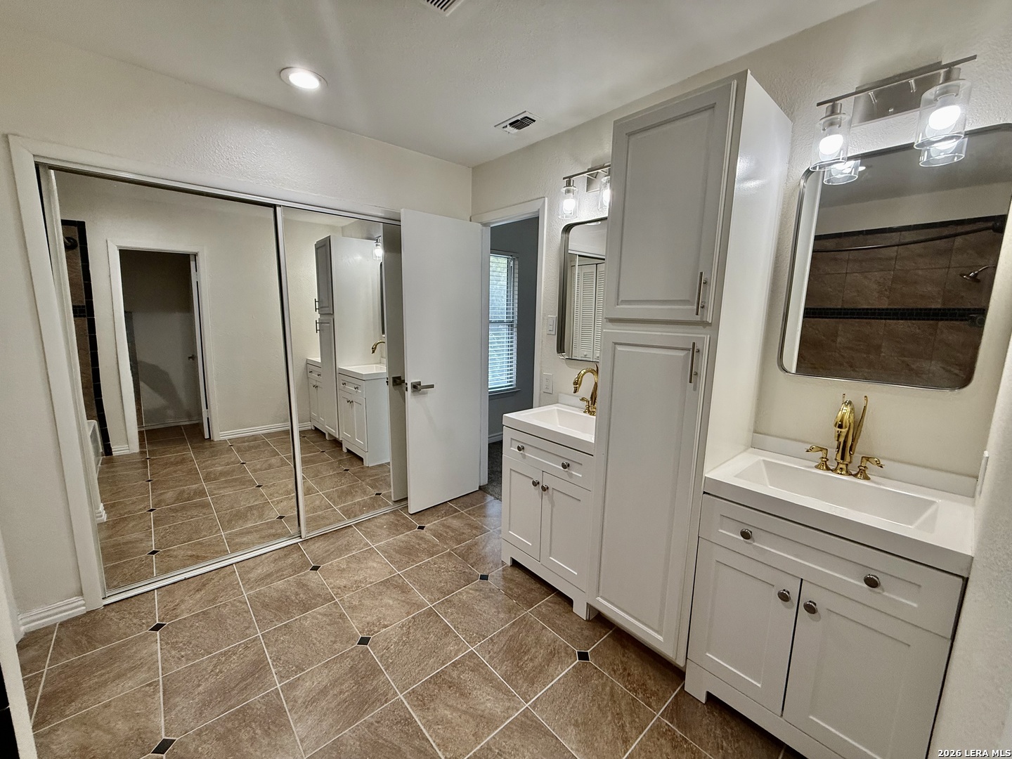 8711 Woods End San Antonio TX 78240