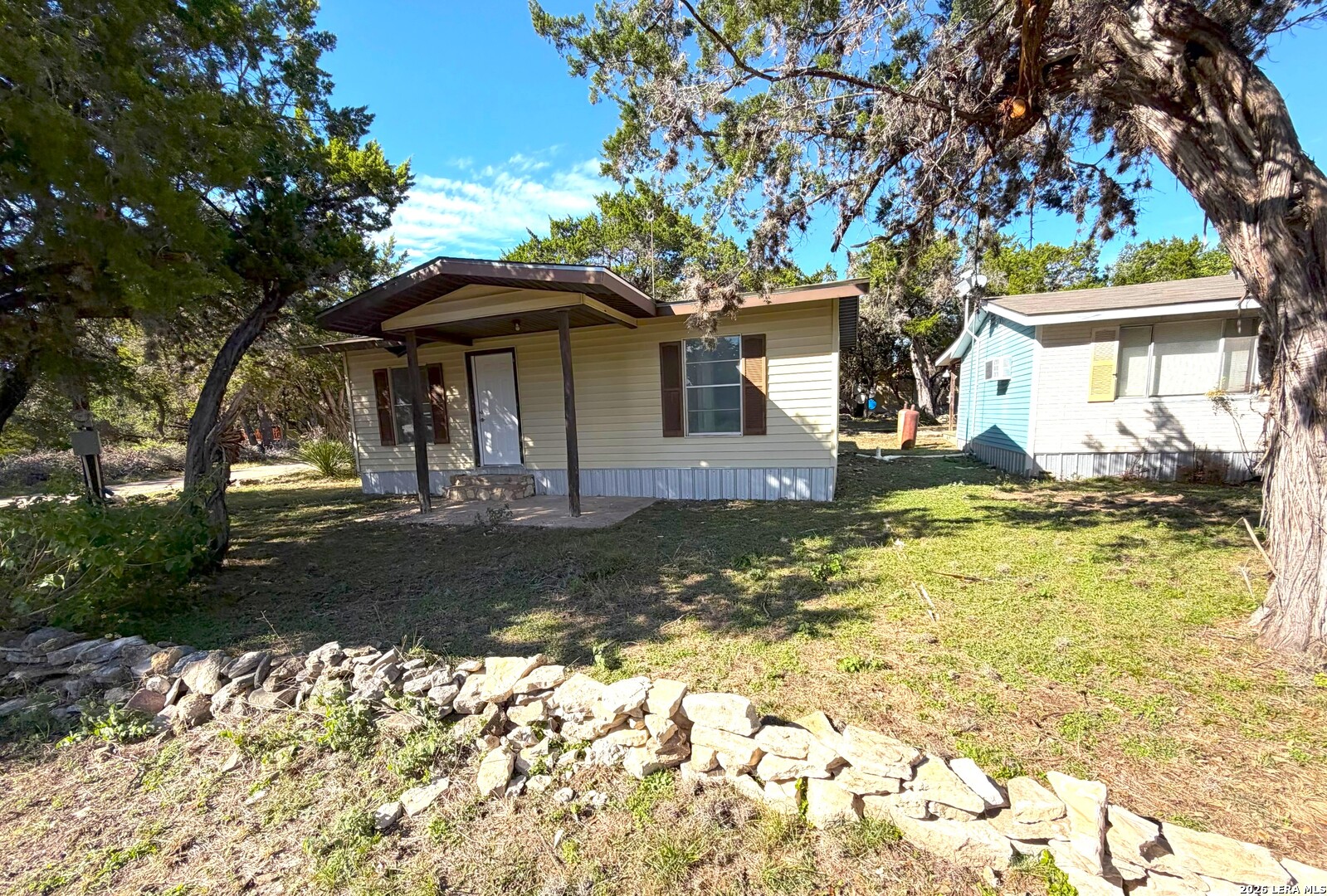 140 Romian Way "2 Cabins" Lakehills TX 78063