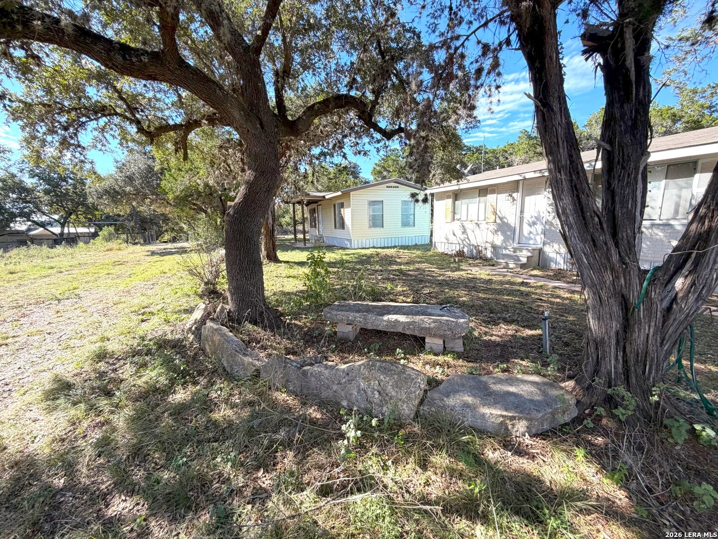 140 Romian Way "2 Cabins" Lakehills TX 78063