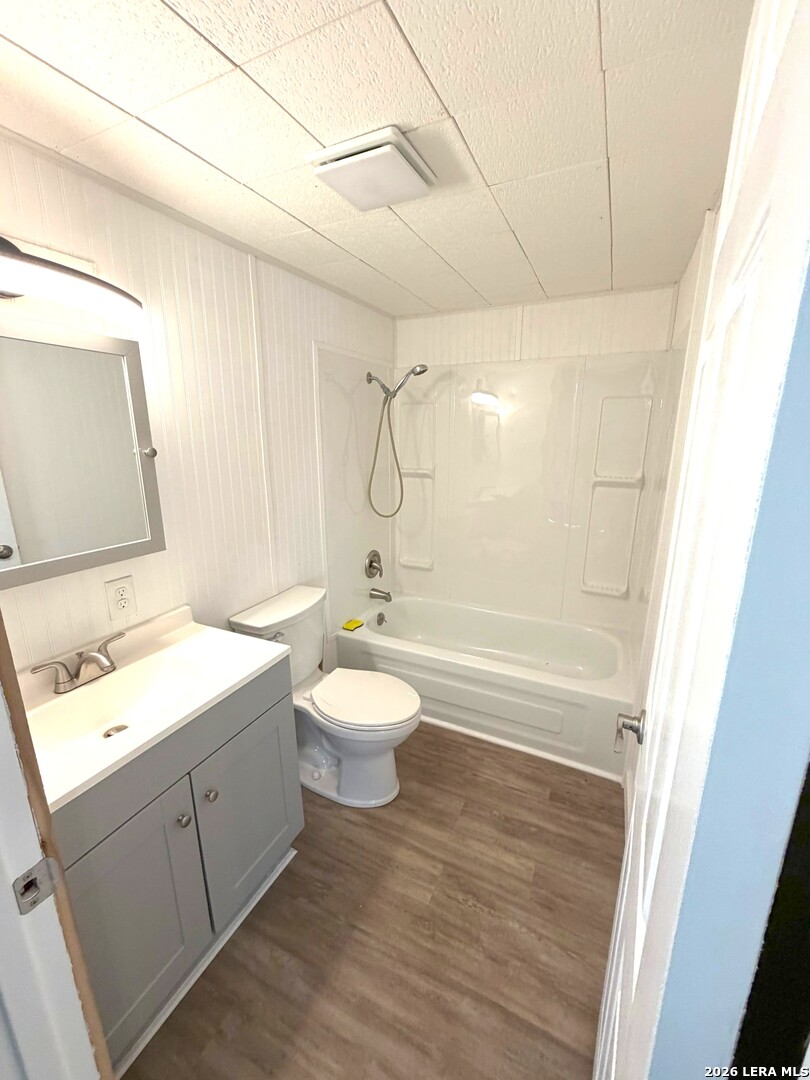 140 Romian Way "2 Cabins" Lakehills TX 78063