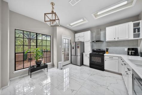 1822 Kingsbridge San Antonio TX 78253