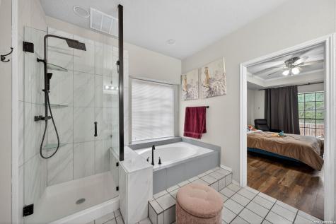 1822 Kingsbridge San Antonio TX 78253