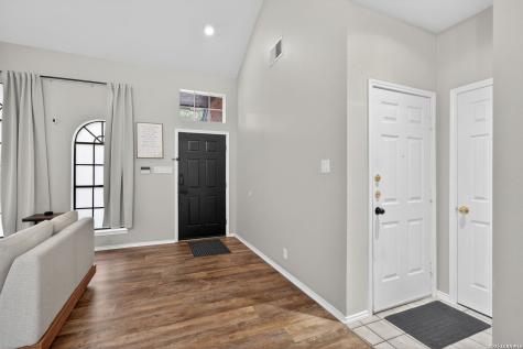 1822 Kingsbridge San Antonio TX 78253