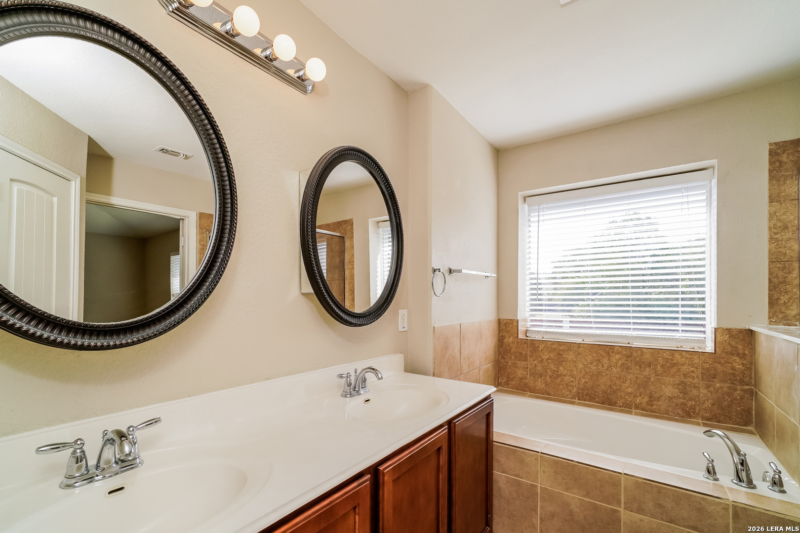 5646 Southern Oaks San Antonio TX 78261
