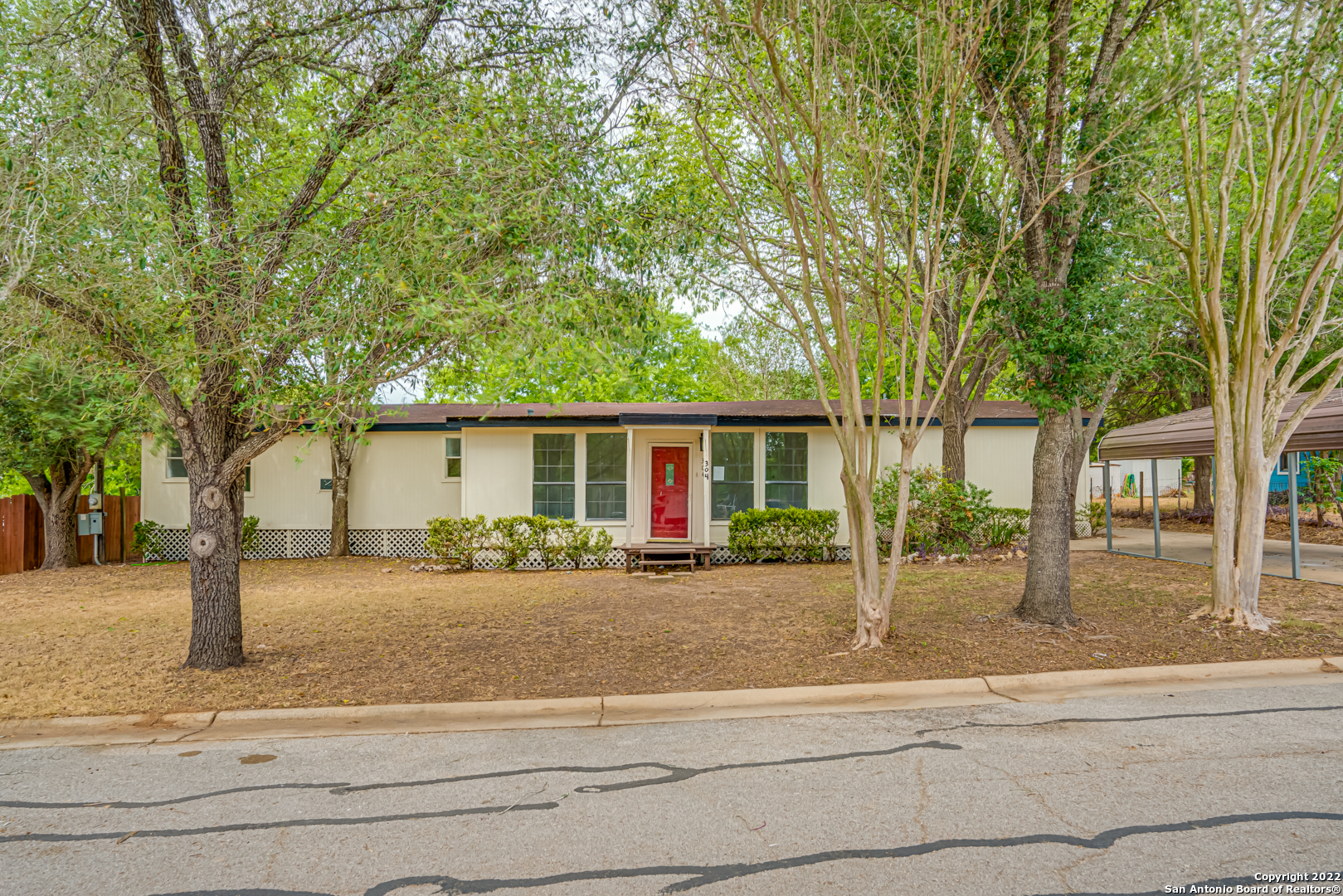 304 S 12th Street Stockdale TX 78160