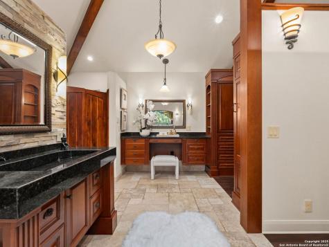5 Ashin Way Hill Country Village TX 78232