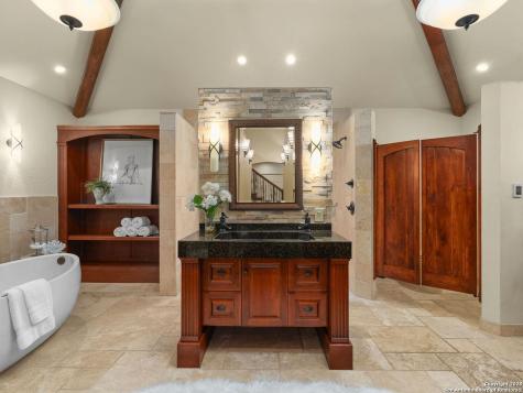 5 Ashin Way Hill Country Village TX 78232