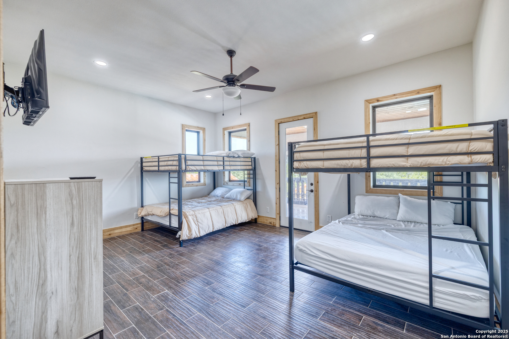 1747 Mountain Valley Concan TX 78838