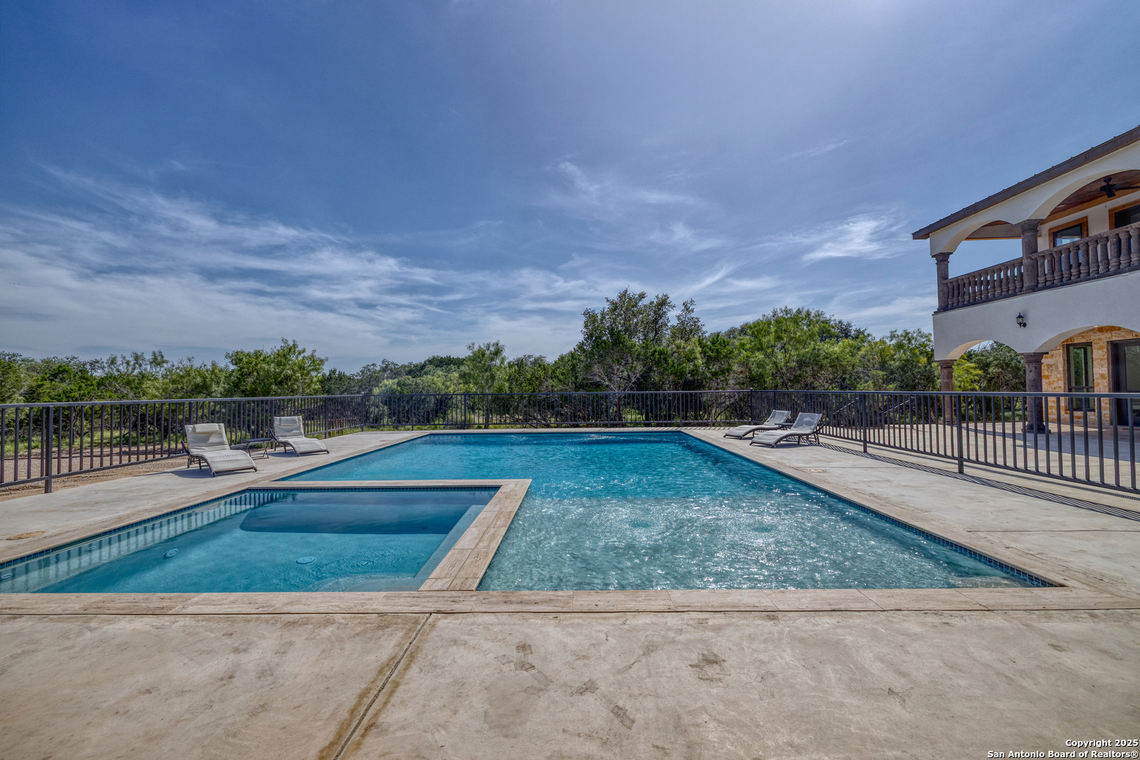 1747 Mountain Valley Concan TX 78838