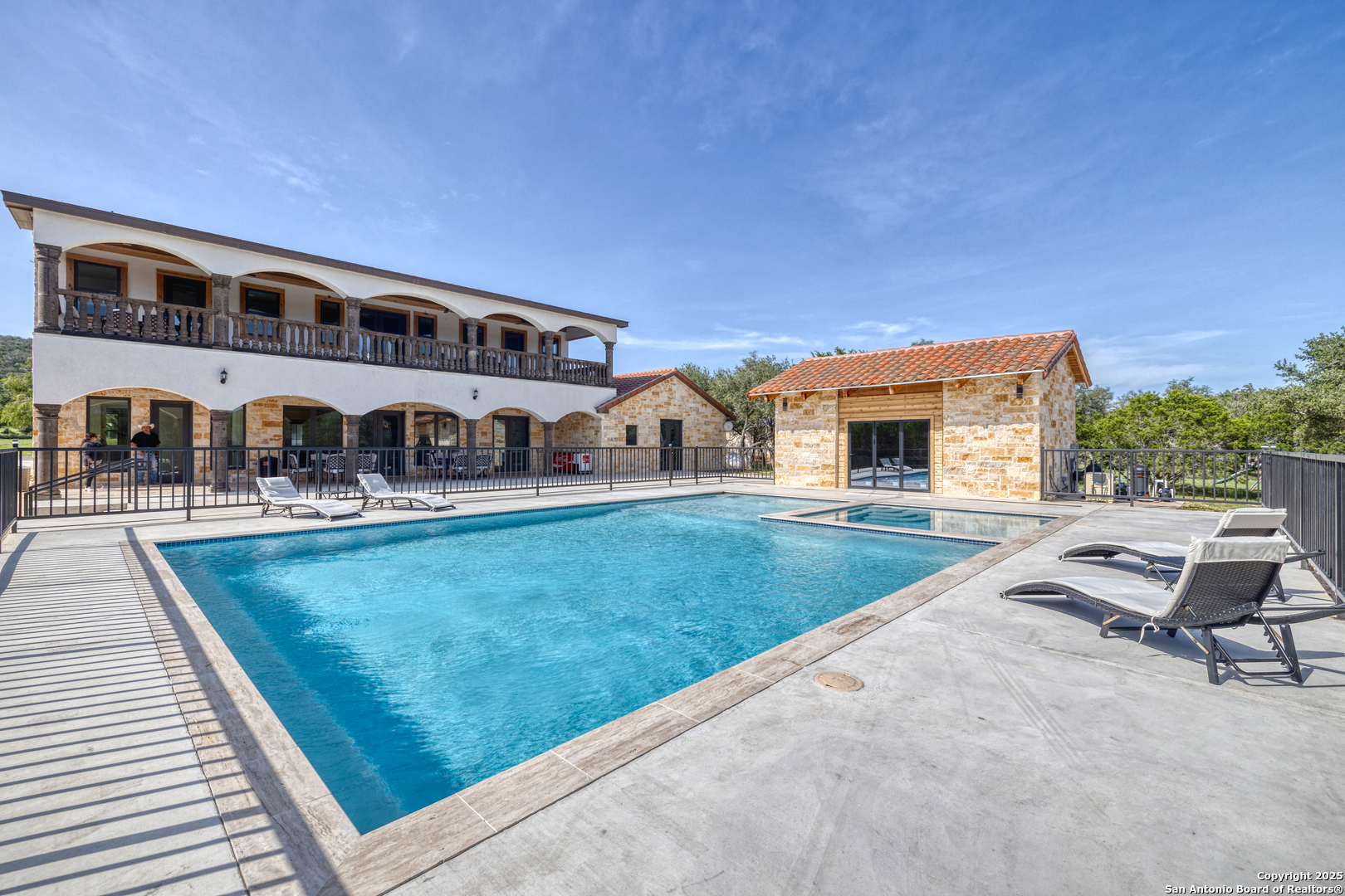 1747 Mountain Valley Concan TX 78838