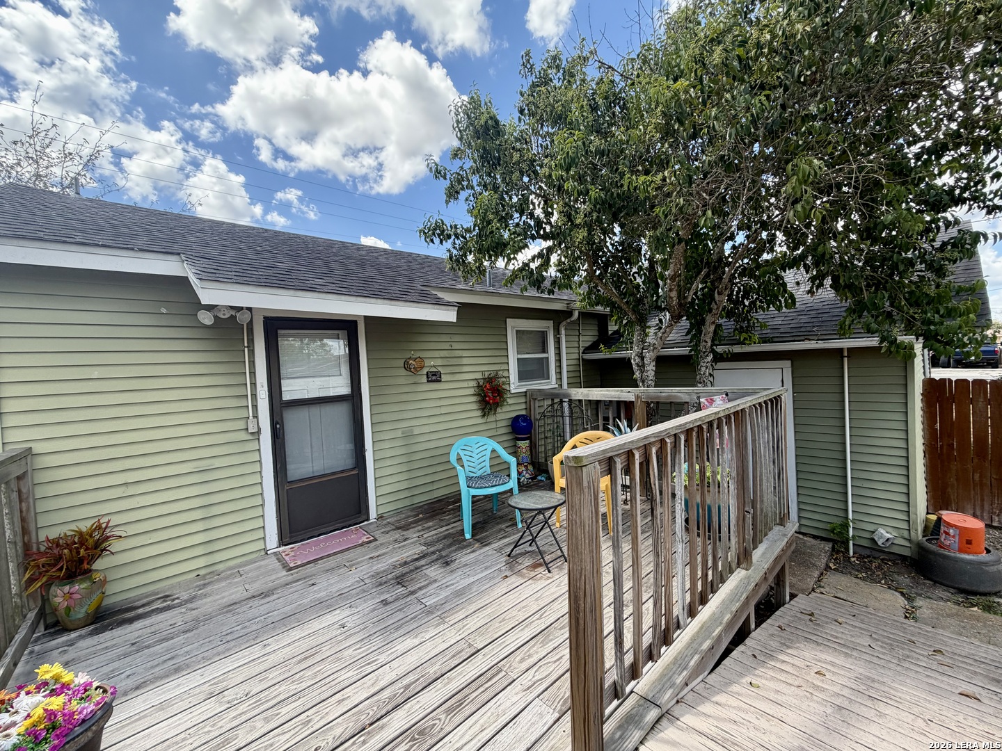 902 N Bond Karnes City TX 78118