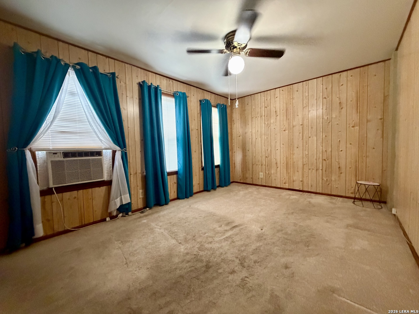 902 N Bond Karnes City TX 78118