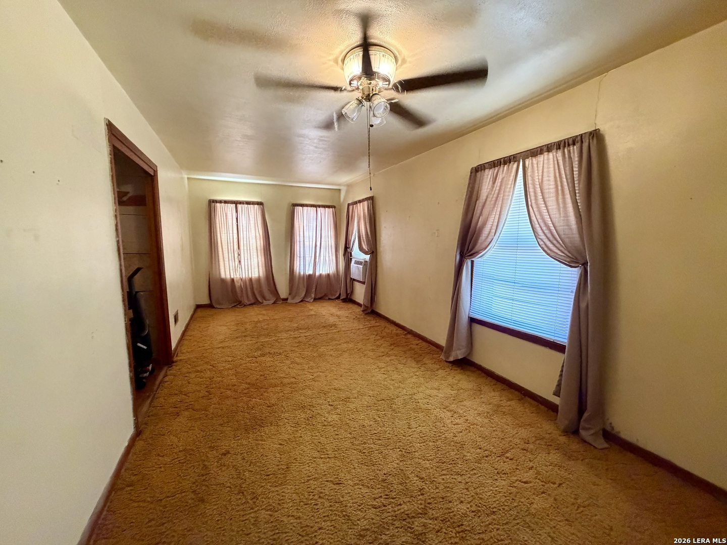 902 N Bond Karnes City TX 78118