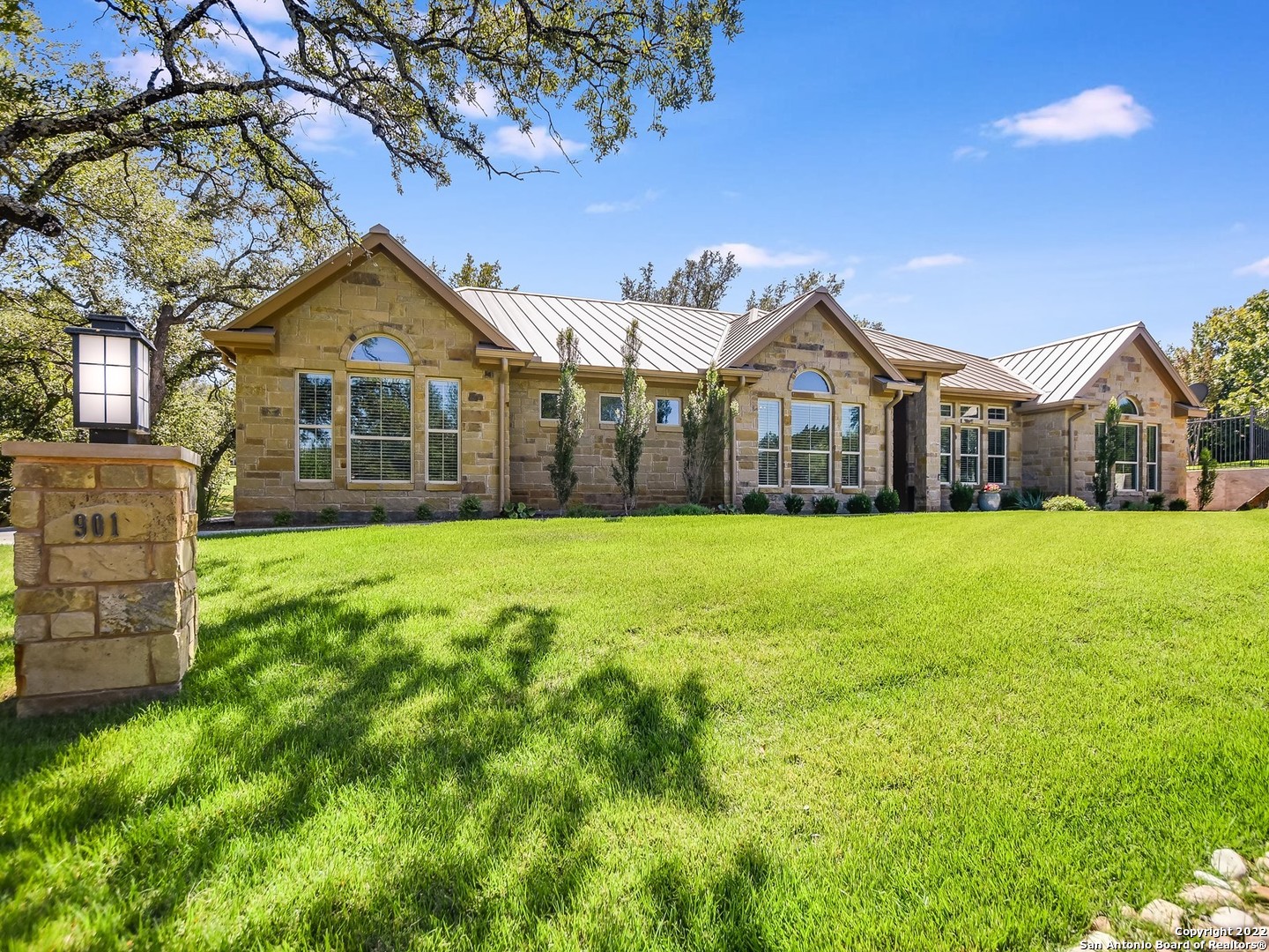 901 Mountain Leather Horseshoe Bay TX 78657