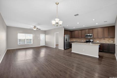 7107 Capricorn Way Converse TX 78109