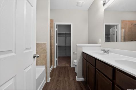 7107 Capricorn Way Converse TX 78109