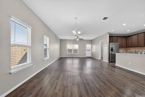 7107 Capricorn Way Converse TX 78109