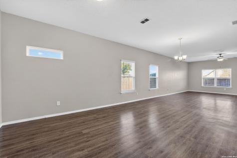 7107 Capricorn Way Converse TX 78109