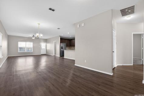 7107 Capricorn Way Converse TX 78109