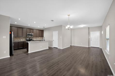 7107 Capricorn Way Converse TX 78109