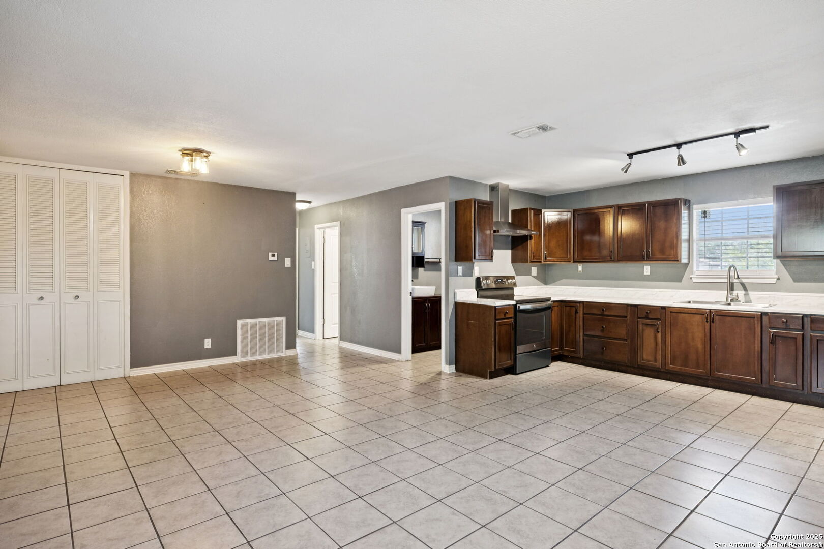 111 Tropicana Place San Antonio TX 78242