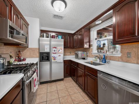 8006 Echo Wind Street San Antonio TX 78250