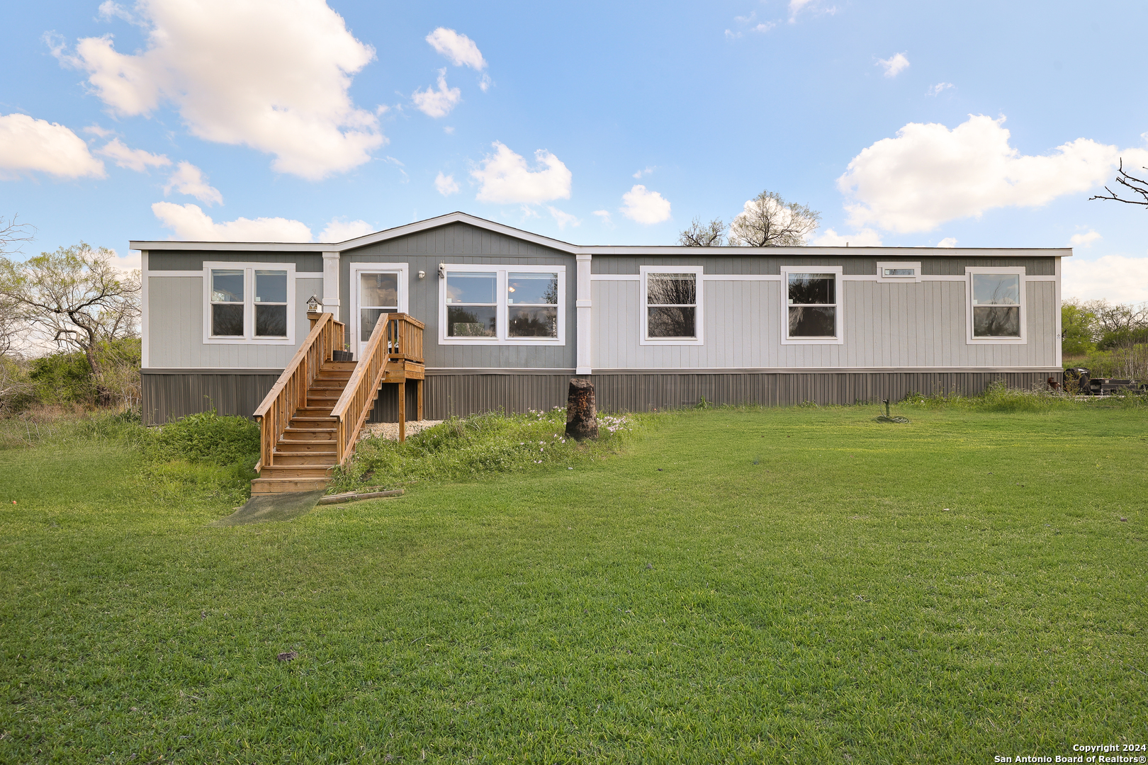 171 Country View Lane Floresville TX 78114