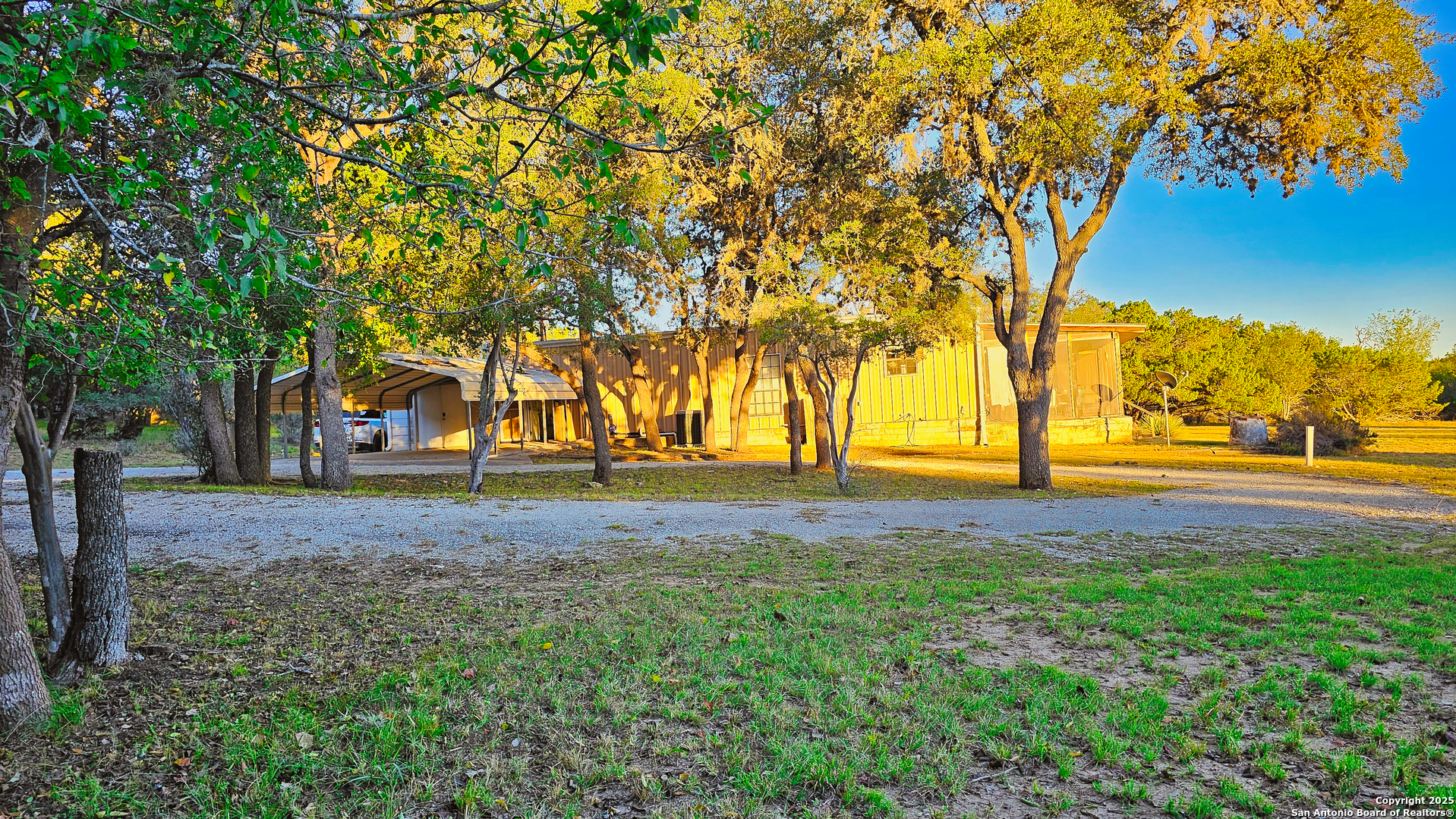 1647 Rio Ranchero Pipe Creek TX 78063