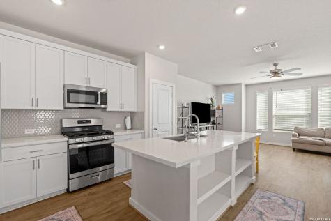4406 Stark Alley San Antonio TX 78217