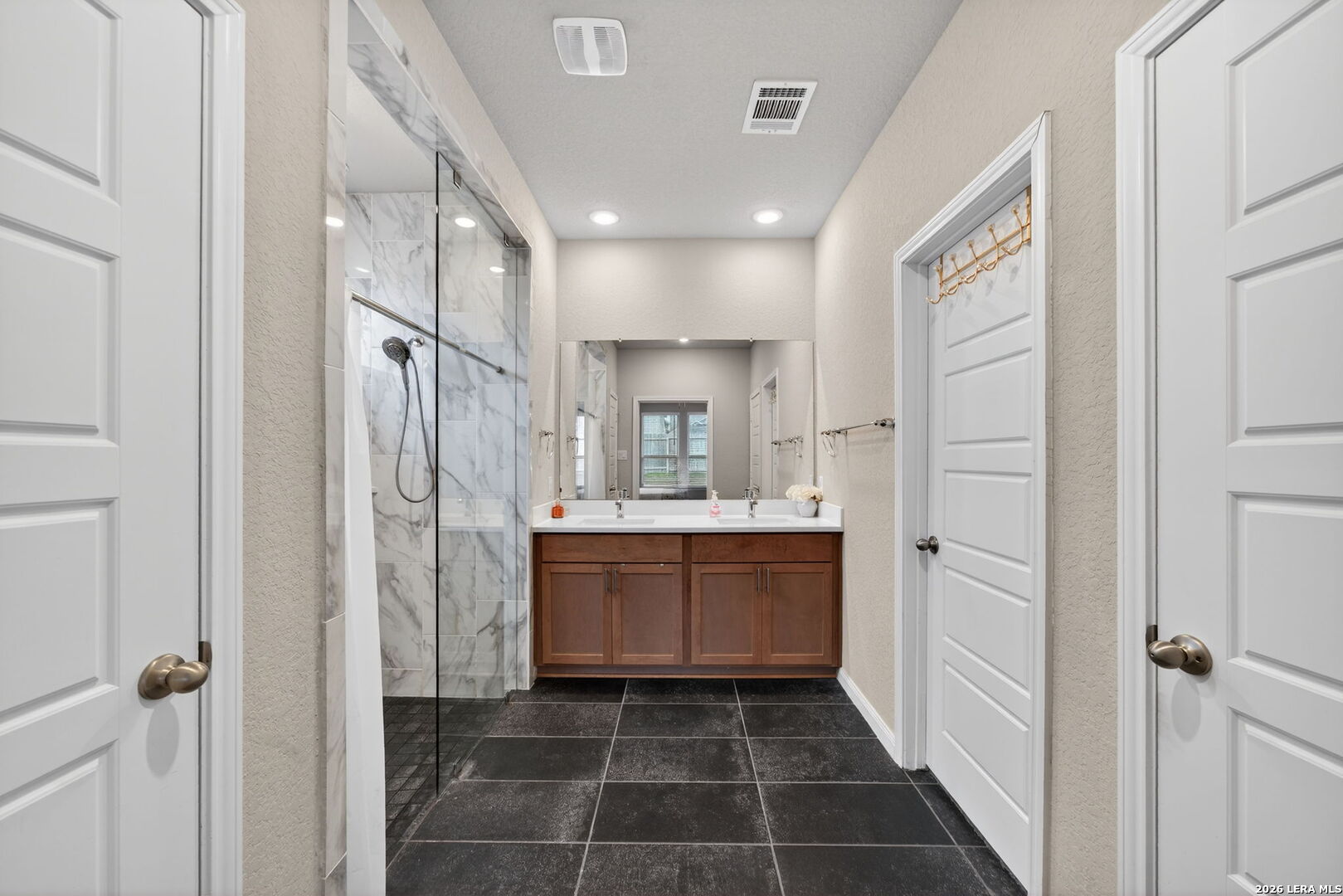 2639 Barkey San Antonio TX 78245