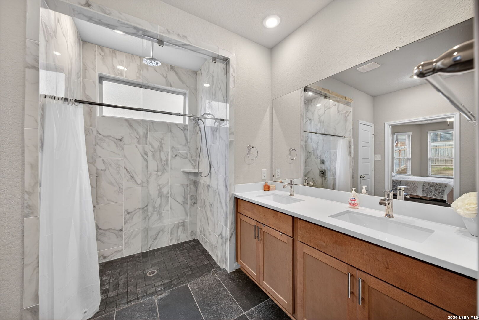 2639 Barkey San Antonio TX 78245