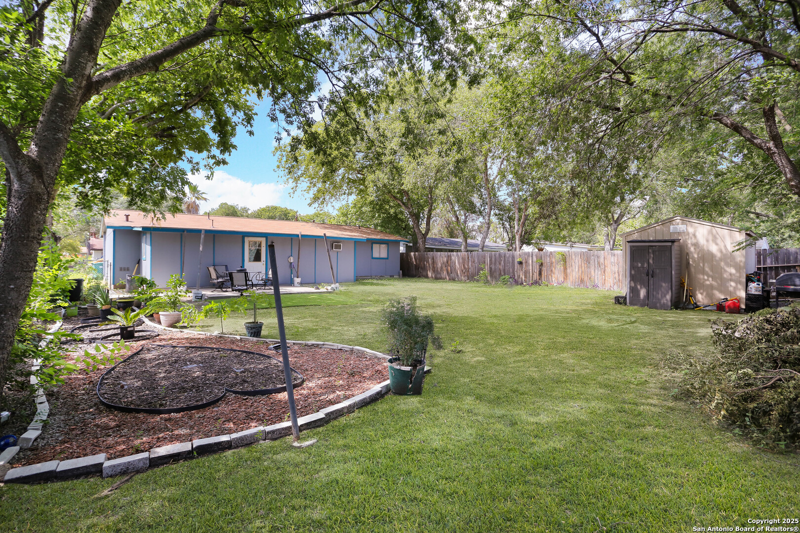 246 Flintstone Lane Universal City TX 78148