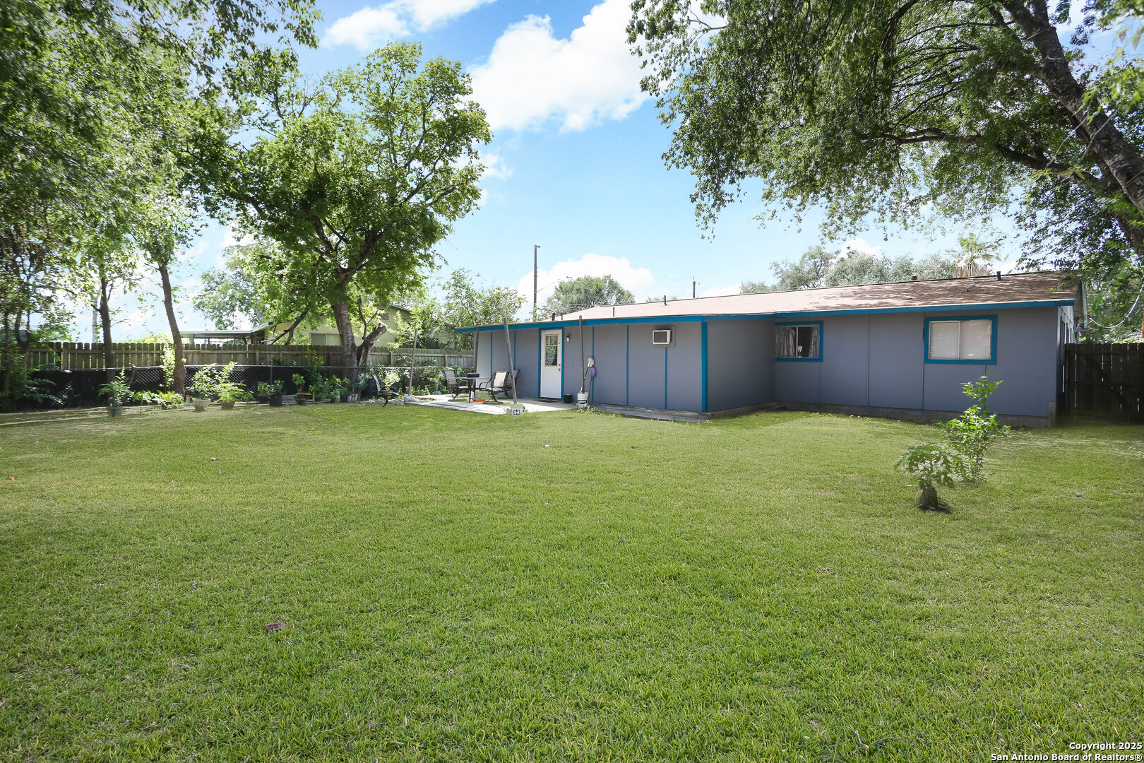 246 Flintstone Lane Universal City TX 78148