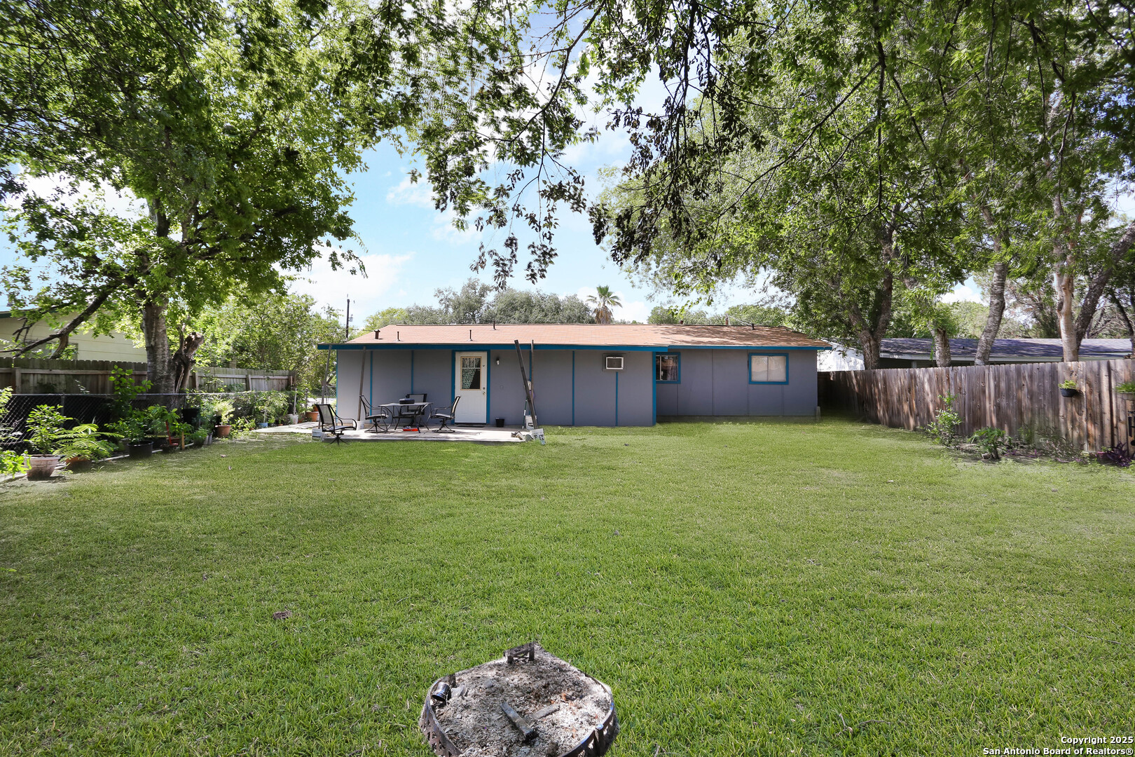 246 Flintstone Lane Universal City TX 78148