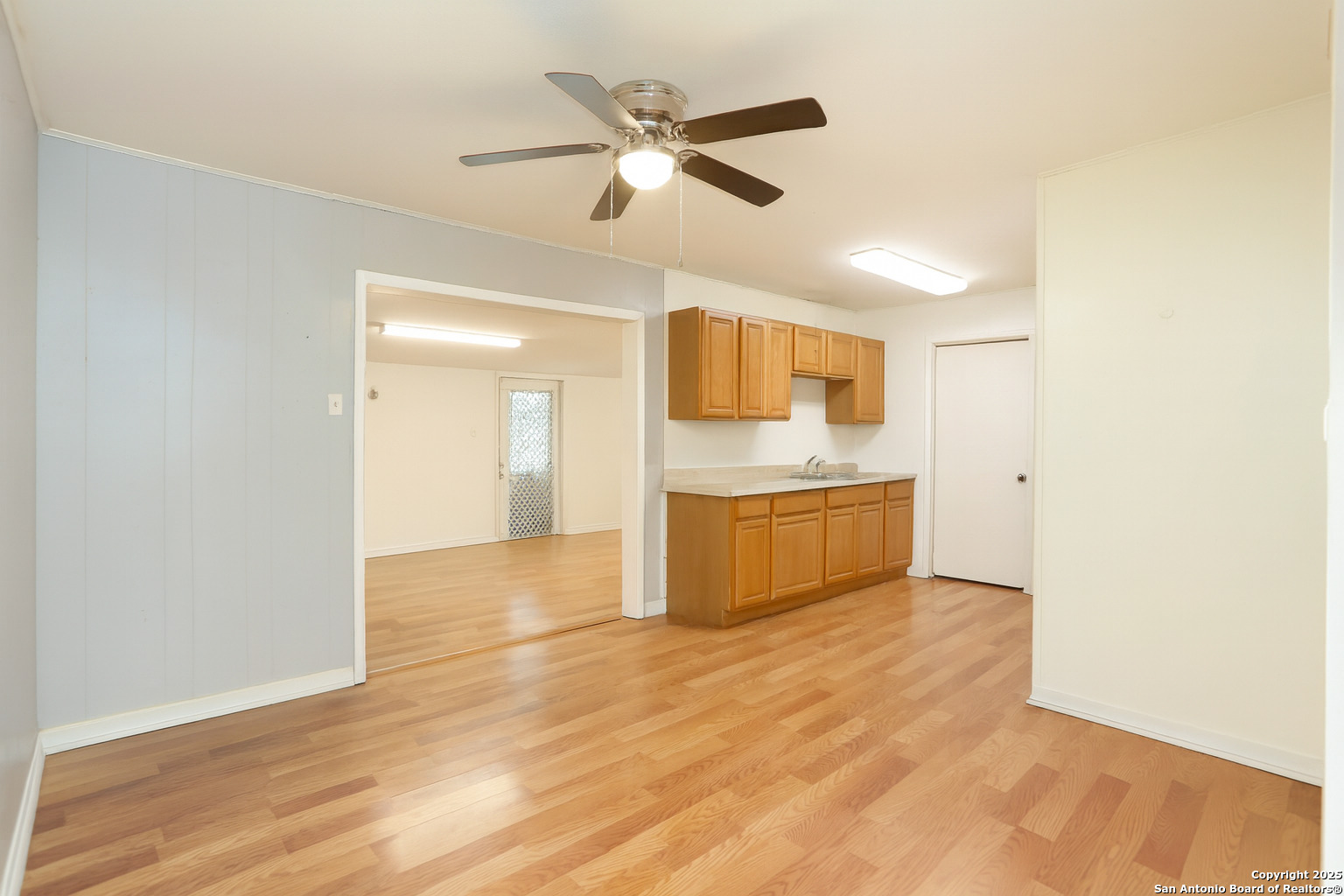 246 Flintstone Lane Universal City TX 78148