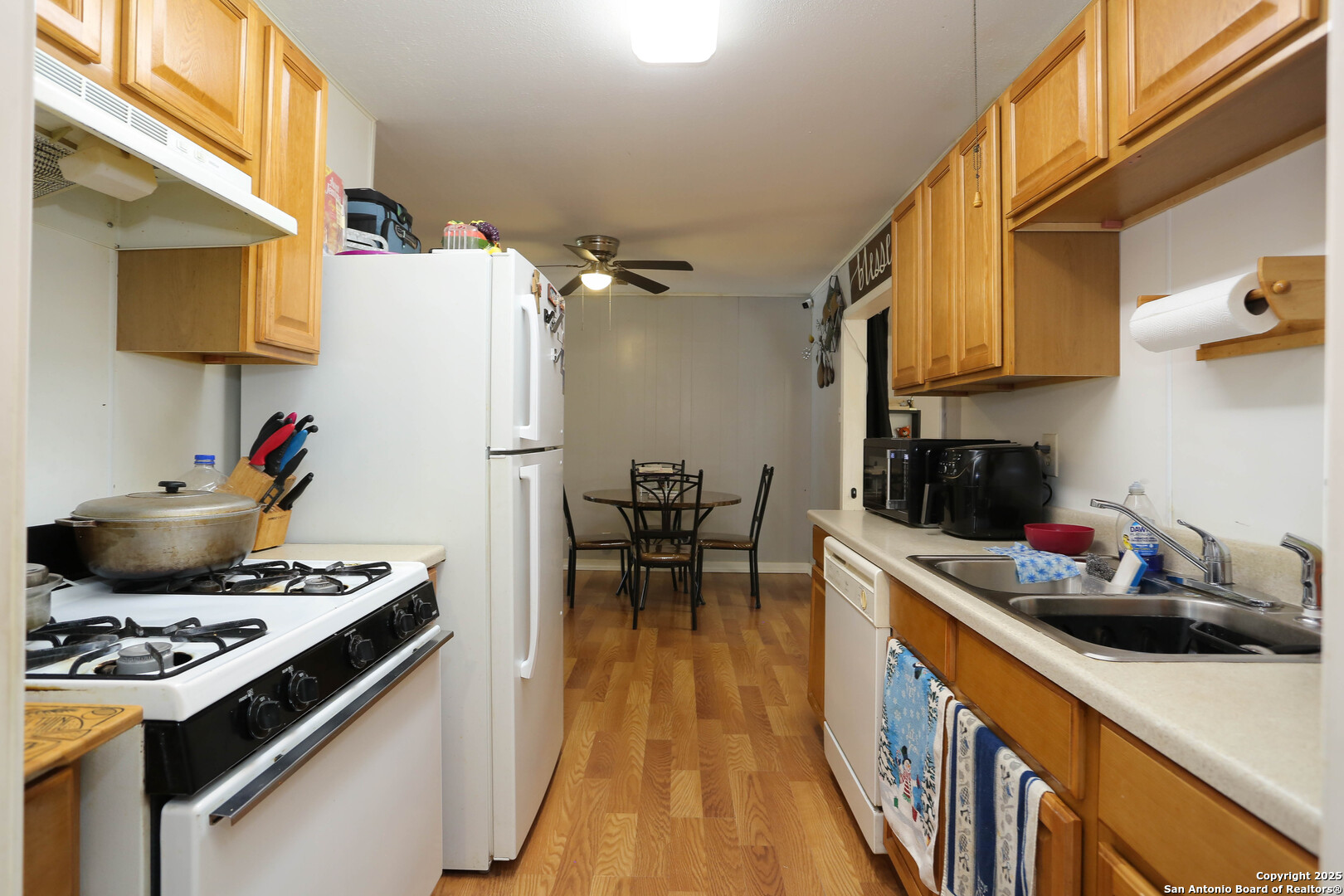246 Flintstone Lane Universal City TX 78148