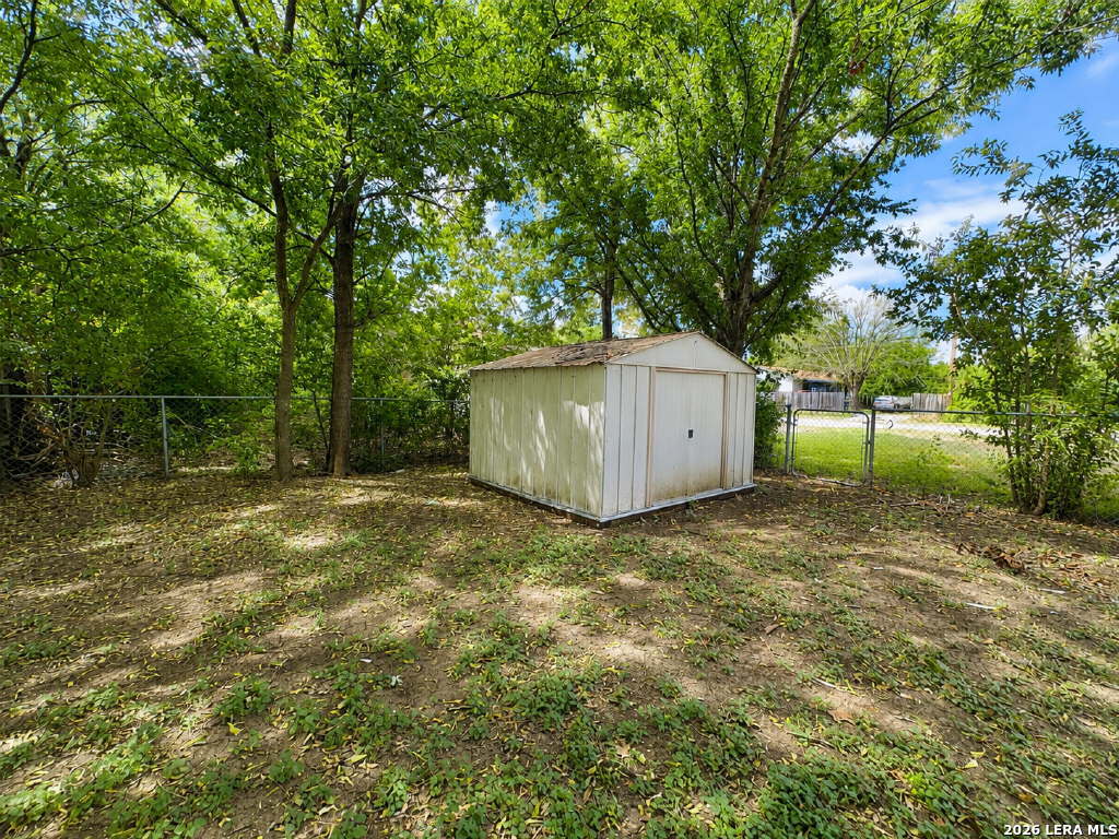 1117 30th Street Hondo TX 78861