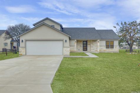 336 Knollwood Bandera TX 78003
