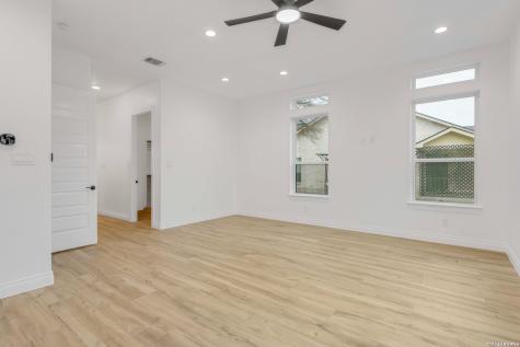 336 Knollwood Bandera TX 78003